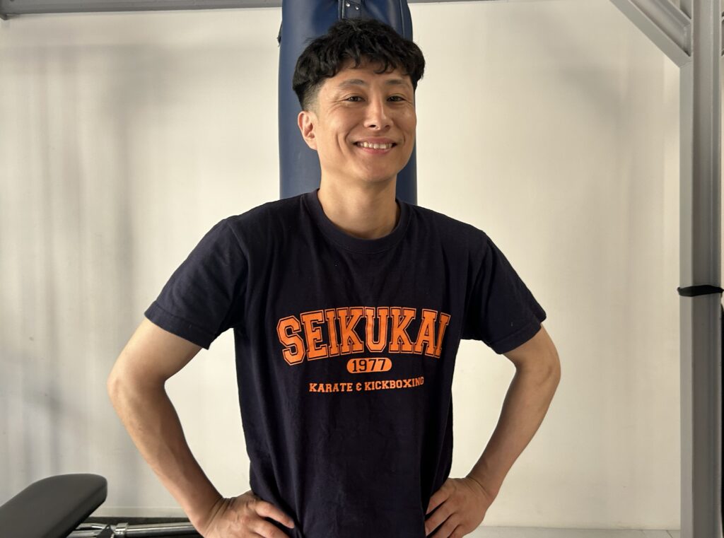 【第3回】「怖い」イメージを捨て、青とオレンジの道場へ。3代目代表・田中幸尚先生が仕掛ける、これからの誠空会